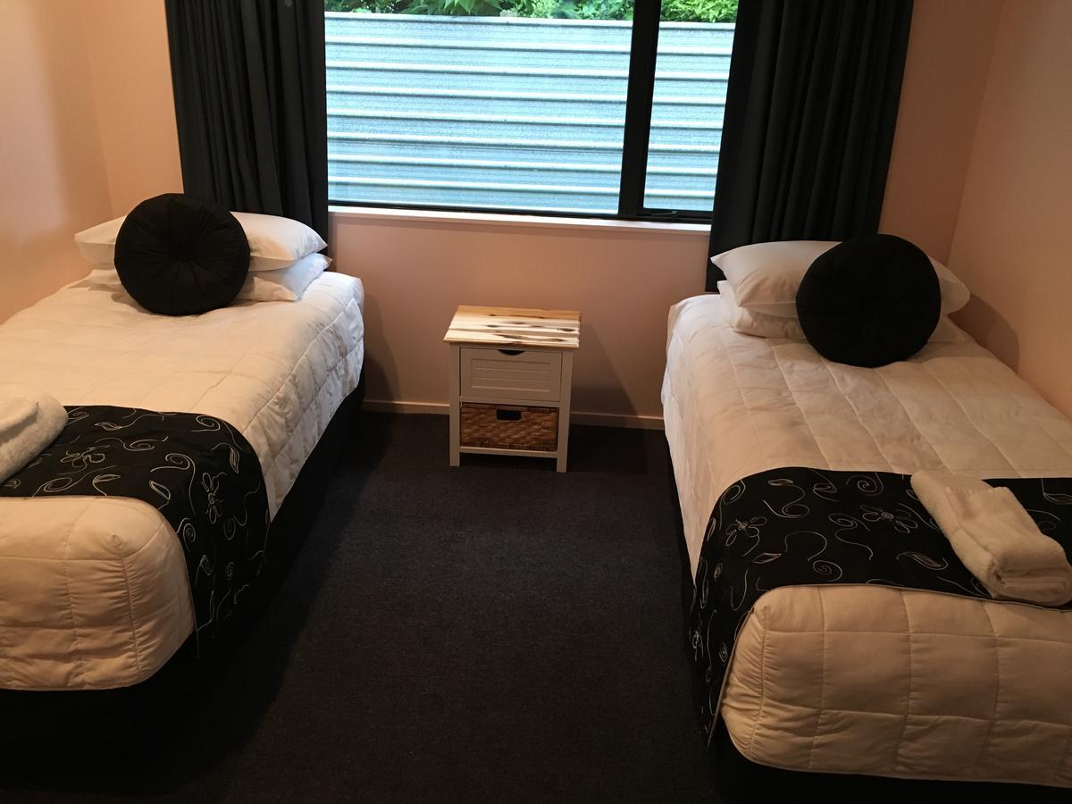 Kiwi Court Motel Hawera Buitenkant foto
