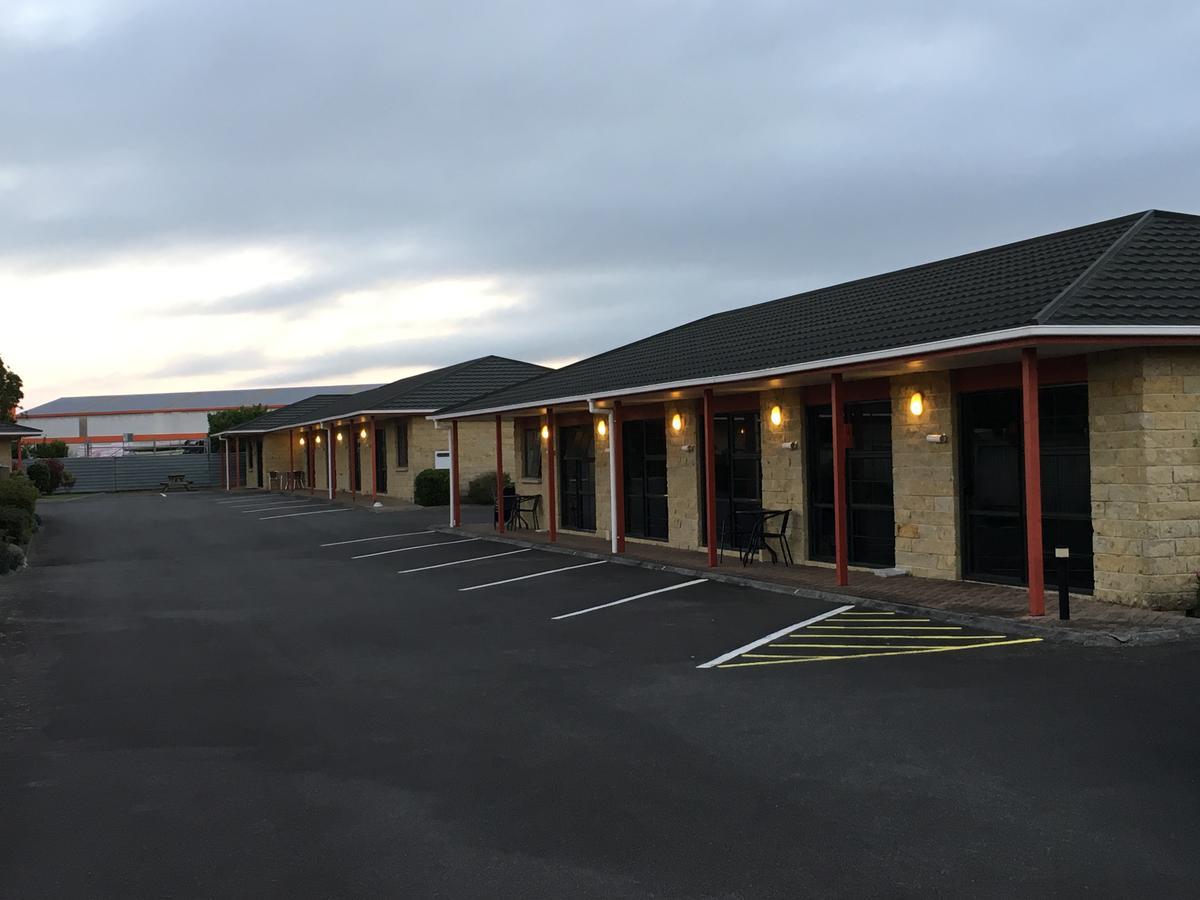 Kiwi Court Motel Hawera Buitenkant foto