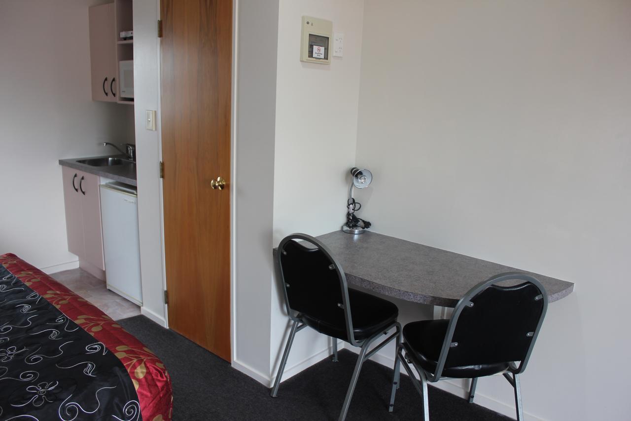 Kiwi Court Motel Hawera Buitenkant foto
