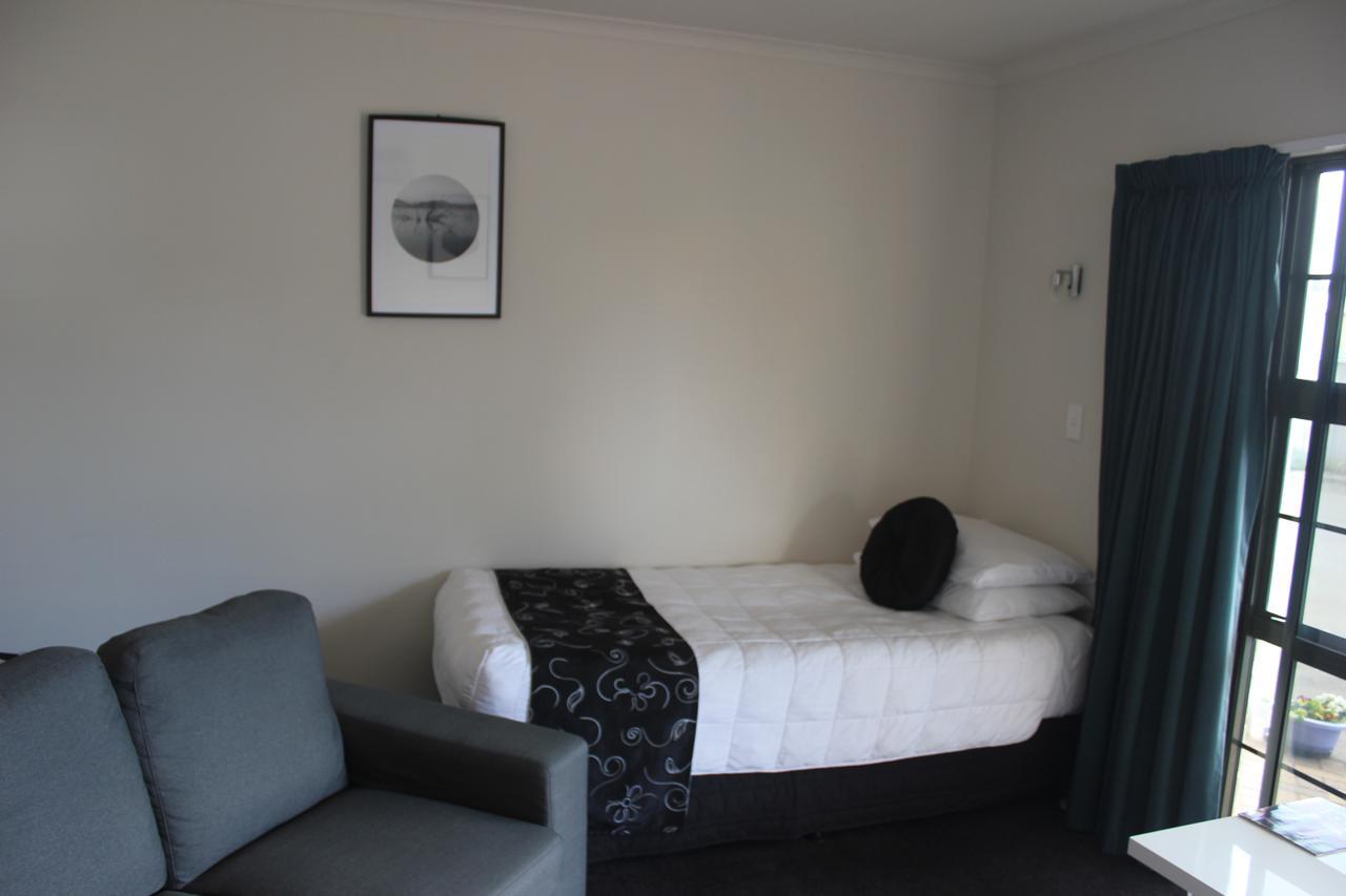 Kiwi Court Motel Hawera Buitenkant foto