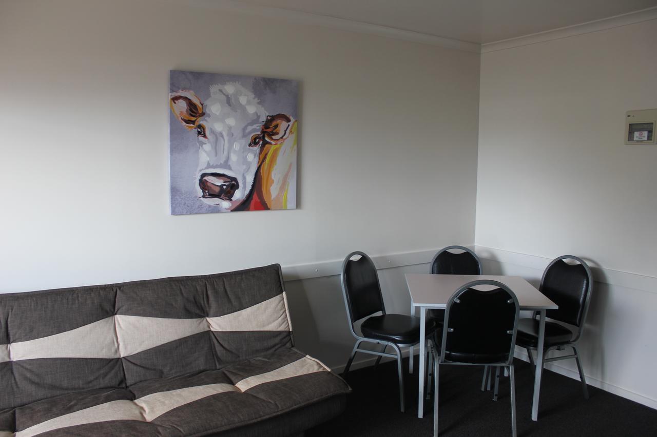 Kiwi Court Motel Hawera Buitenkant foto