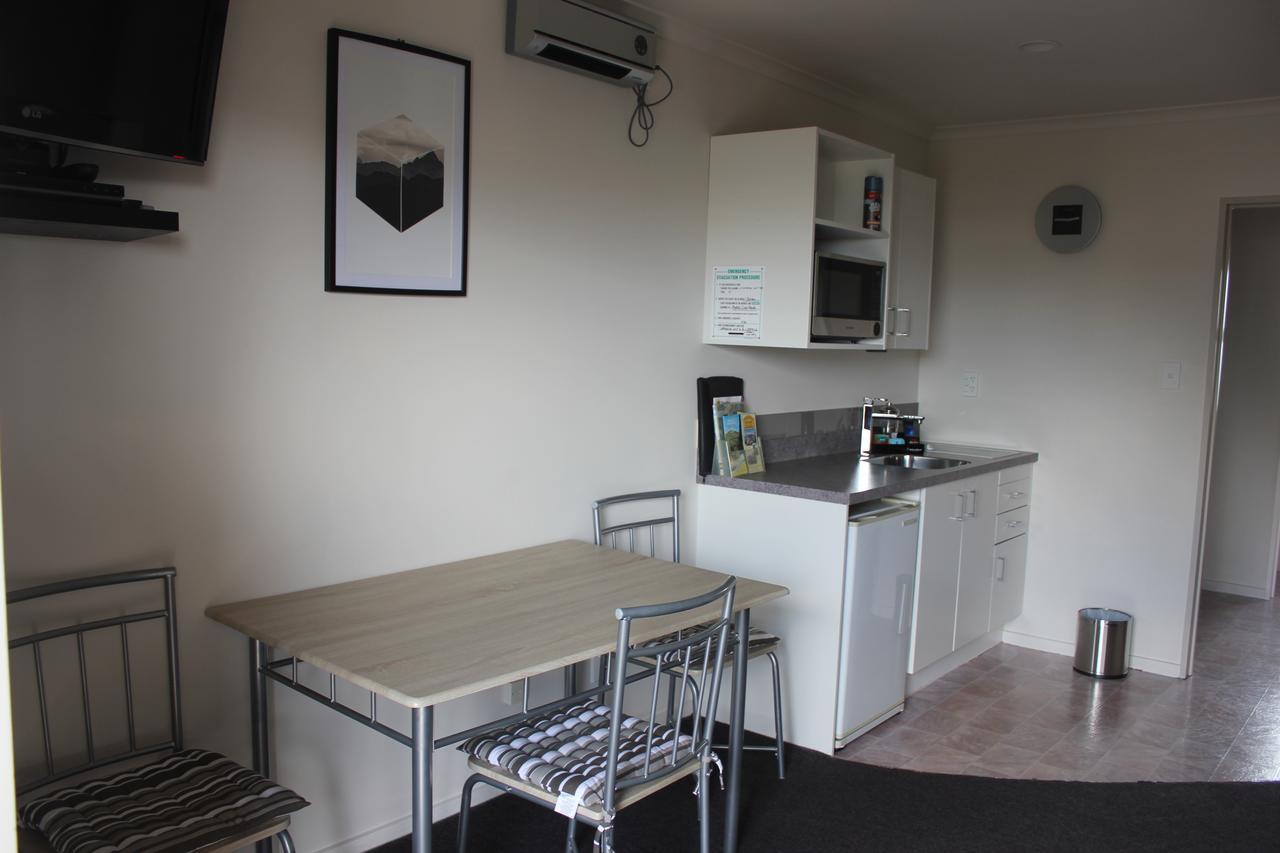 Kiwi Court Motel Hawera Buitenkant foto